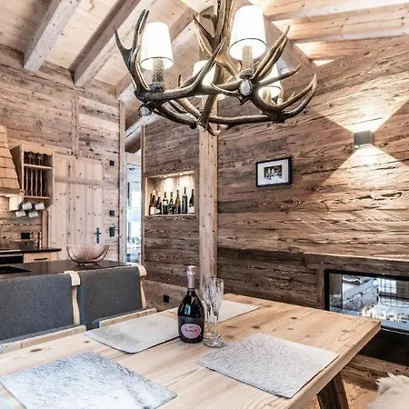 Lovely Chalet In A Panoramic Location * Reutte