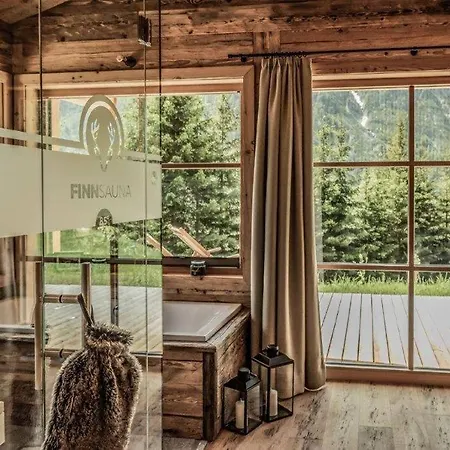 Lovely Chalet In A Panoramic Location ヴィラ ロイテ